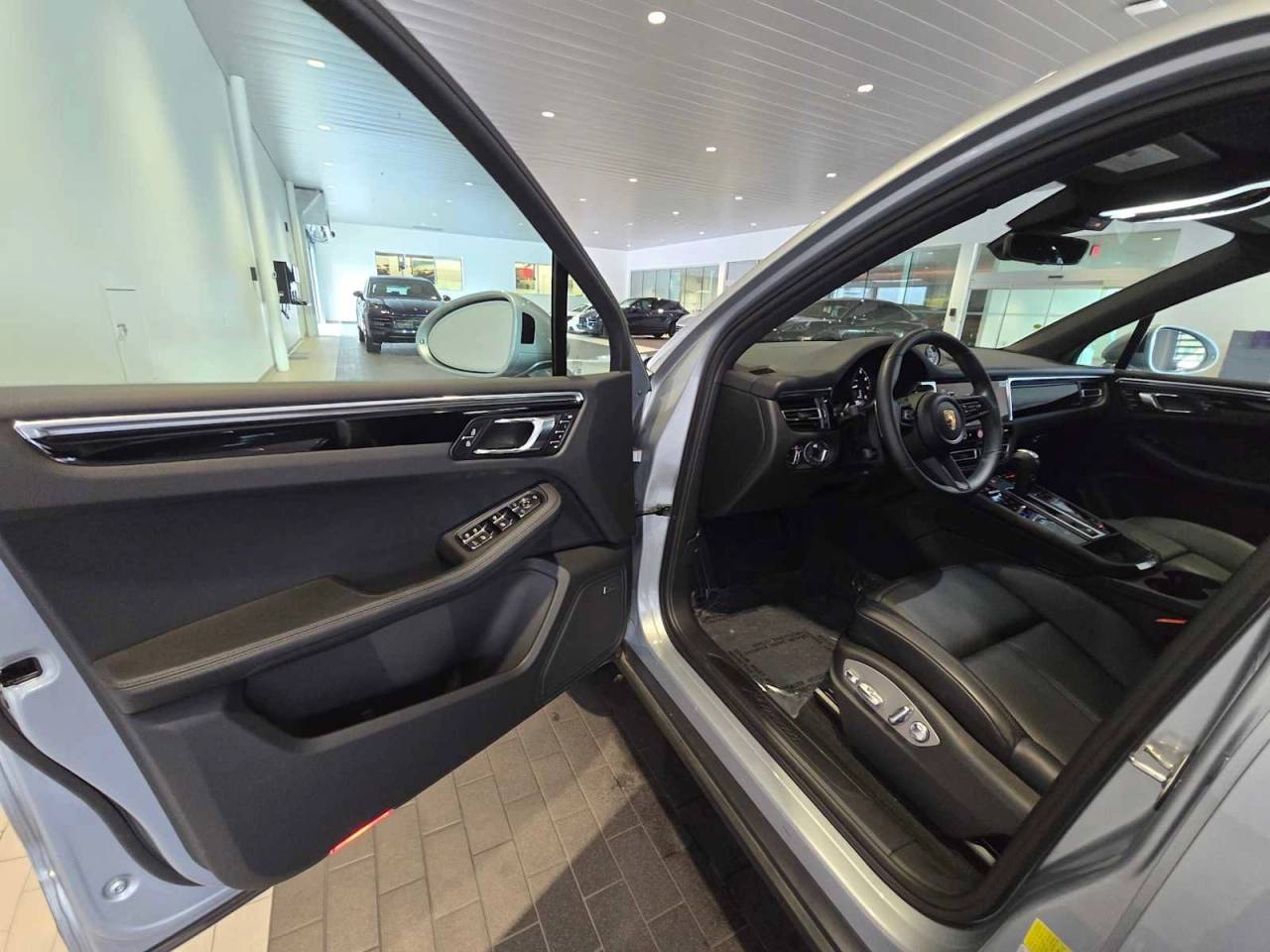 2025 Porsche Macan Macan