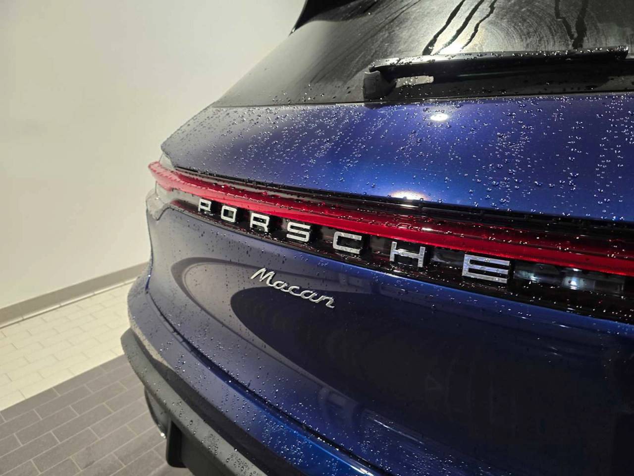 2026 Porsche Macan Base