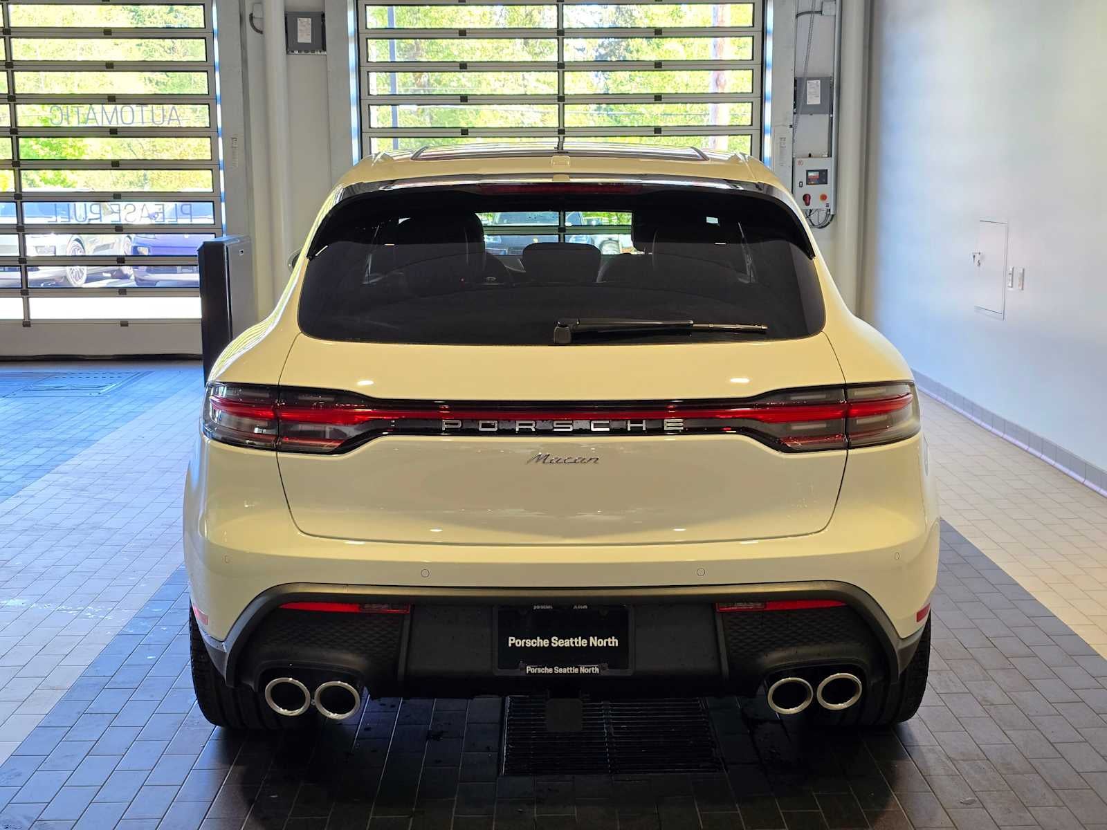 2026 Porsche Macan Base