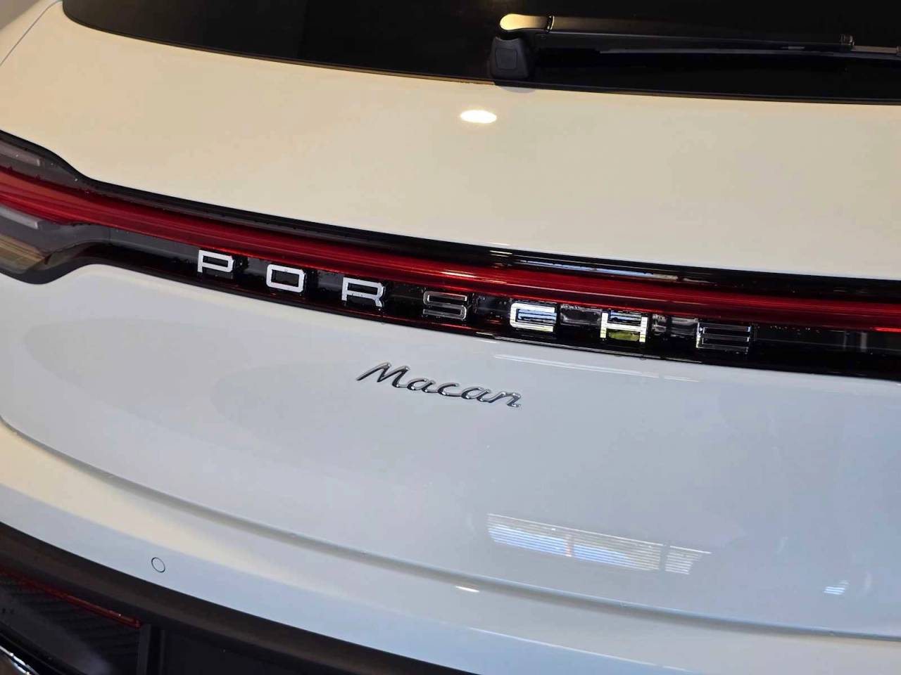 2026 Porsche Macan Base