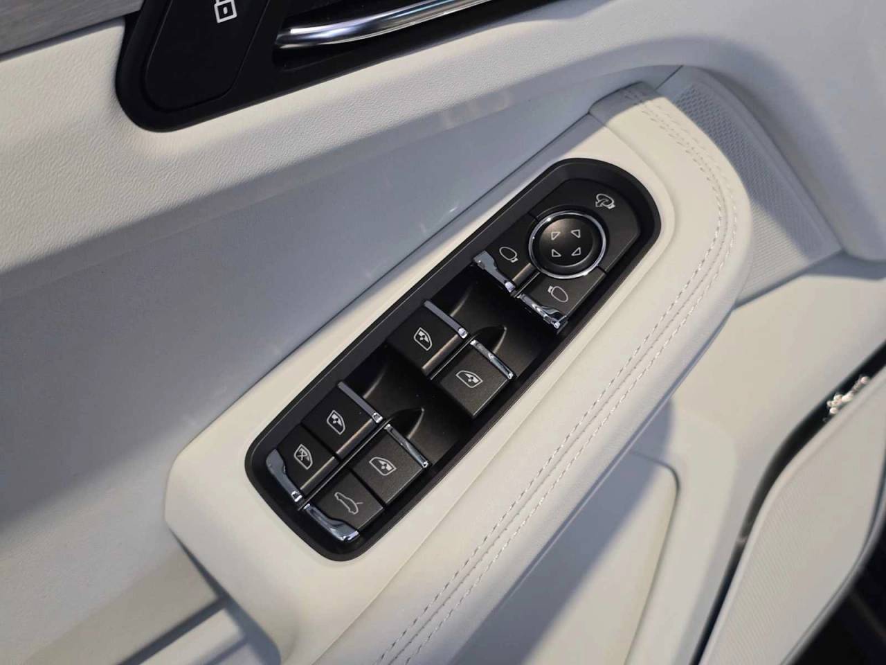 2026 Porsche Macan Macan T