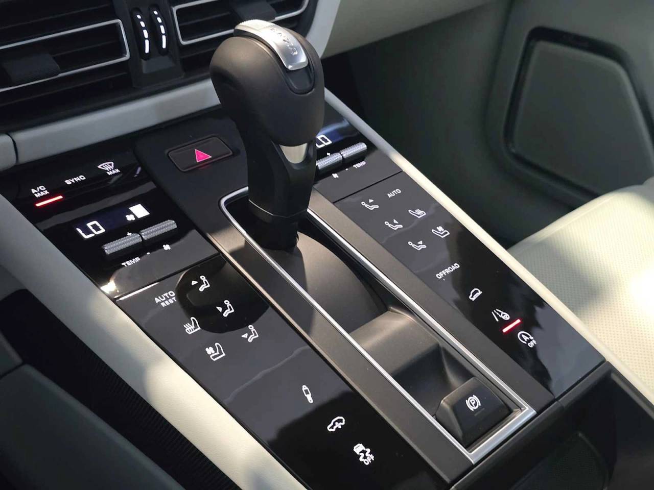 2026 Porsche Macan Macan T