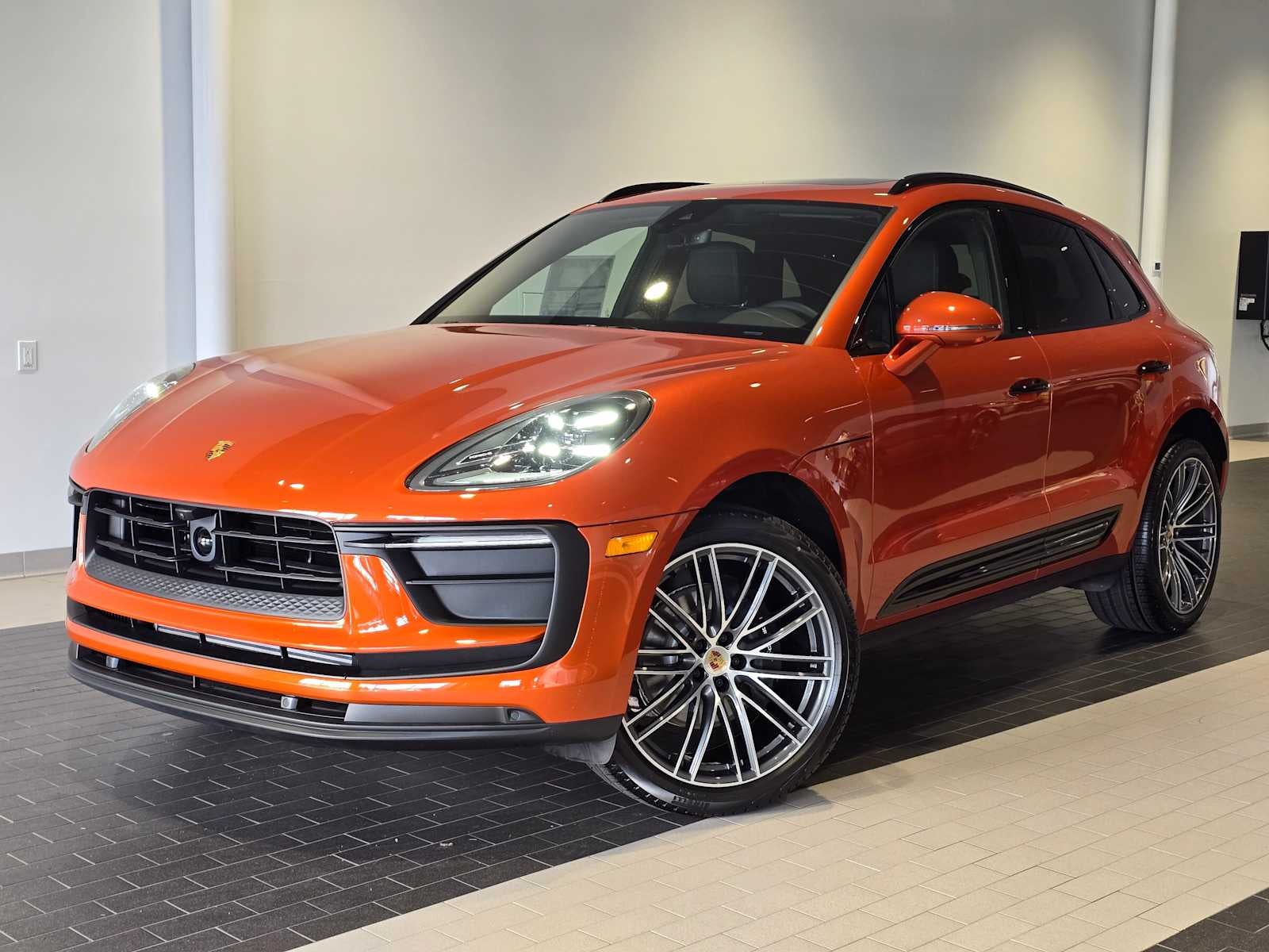 2025 Porsche Macan Base