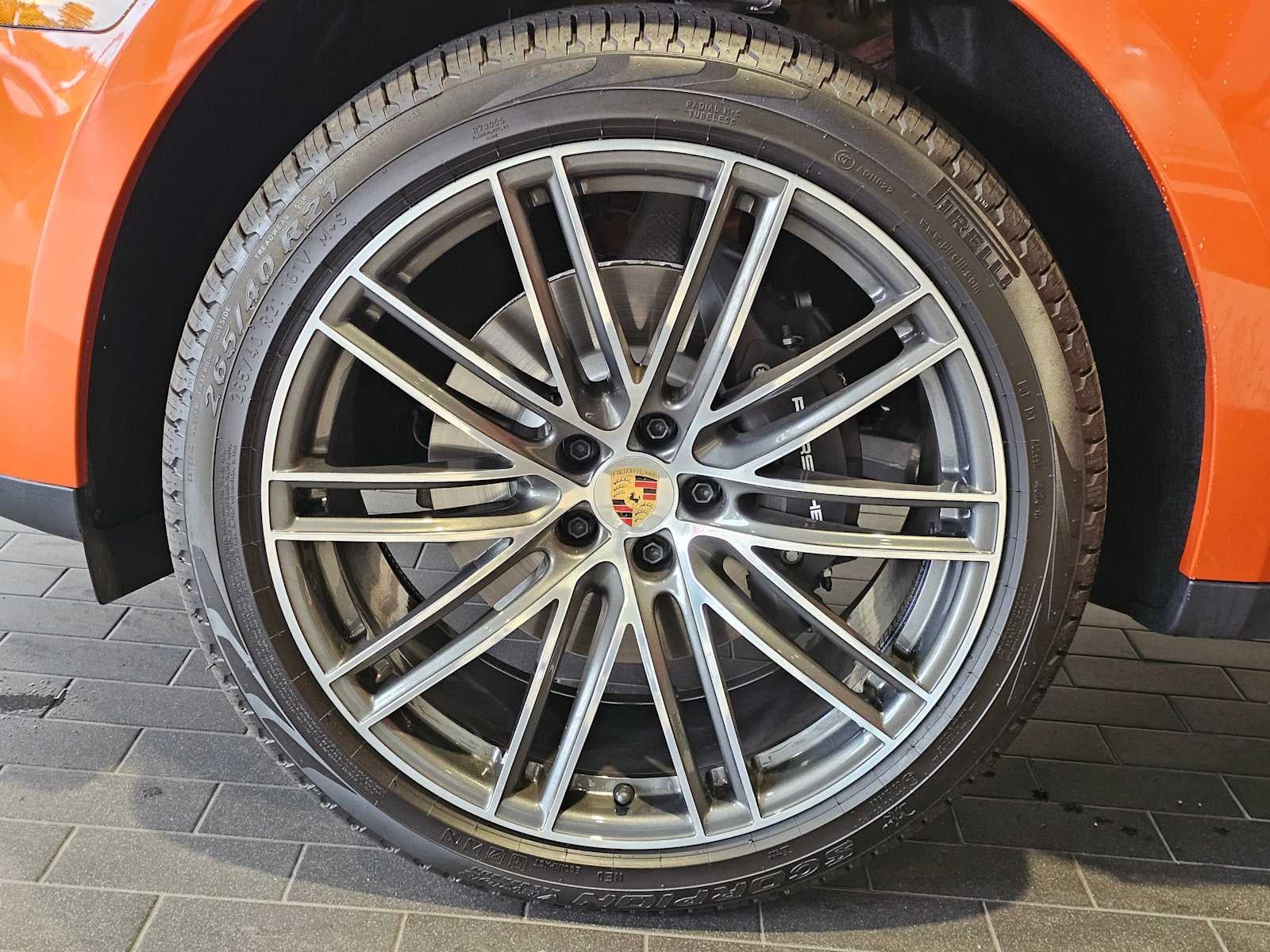 2025 Porsche Macan Base