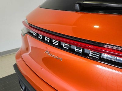 2025 Porsche Macan Base