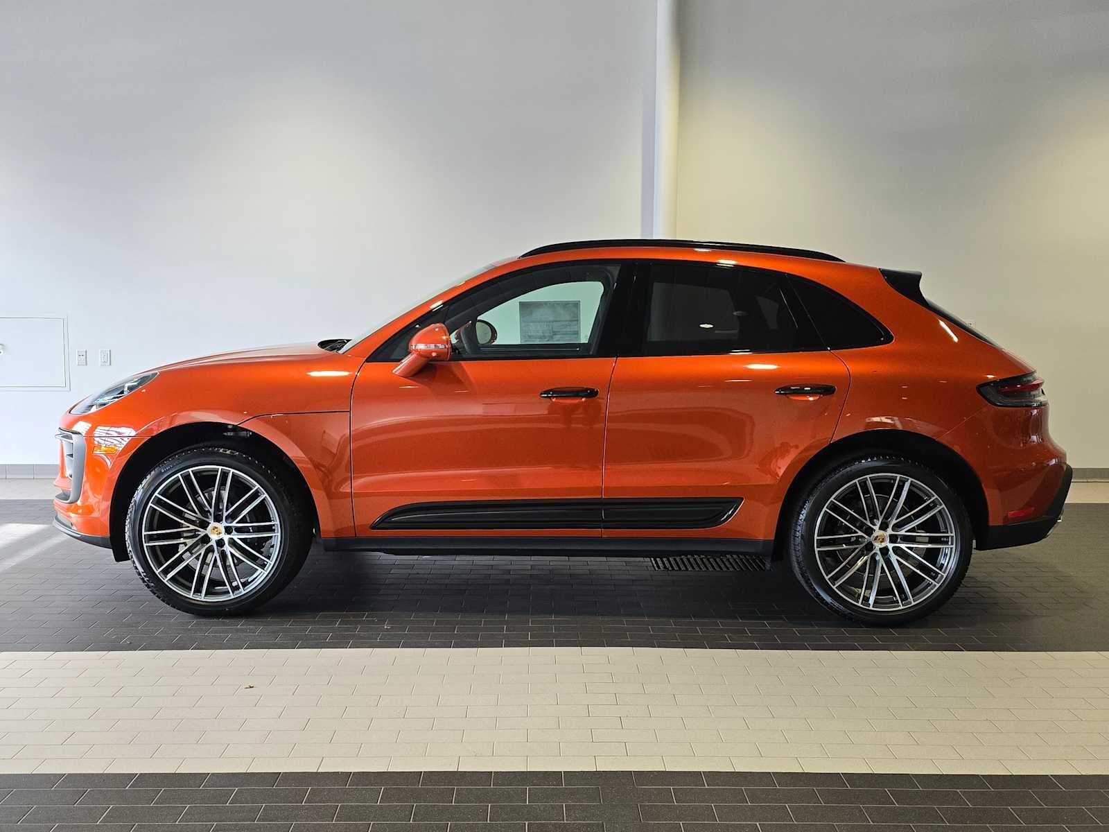 2025 Porsche Macan Base