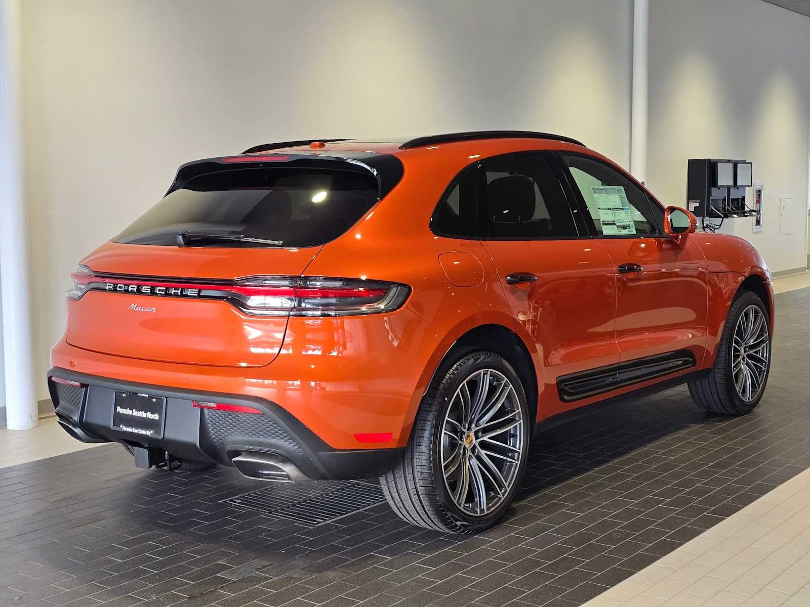 2025 Porsche Macan Base