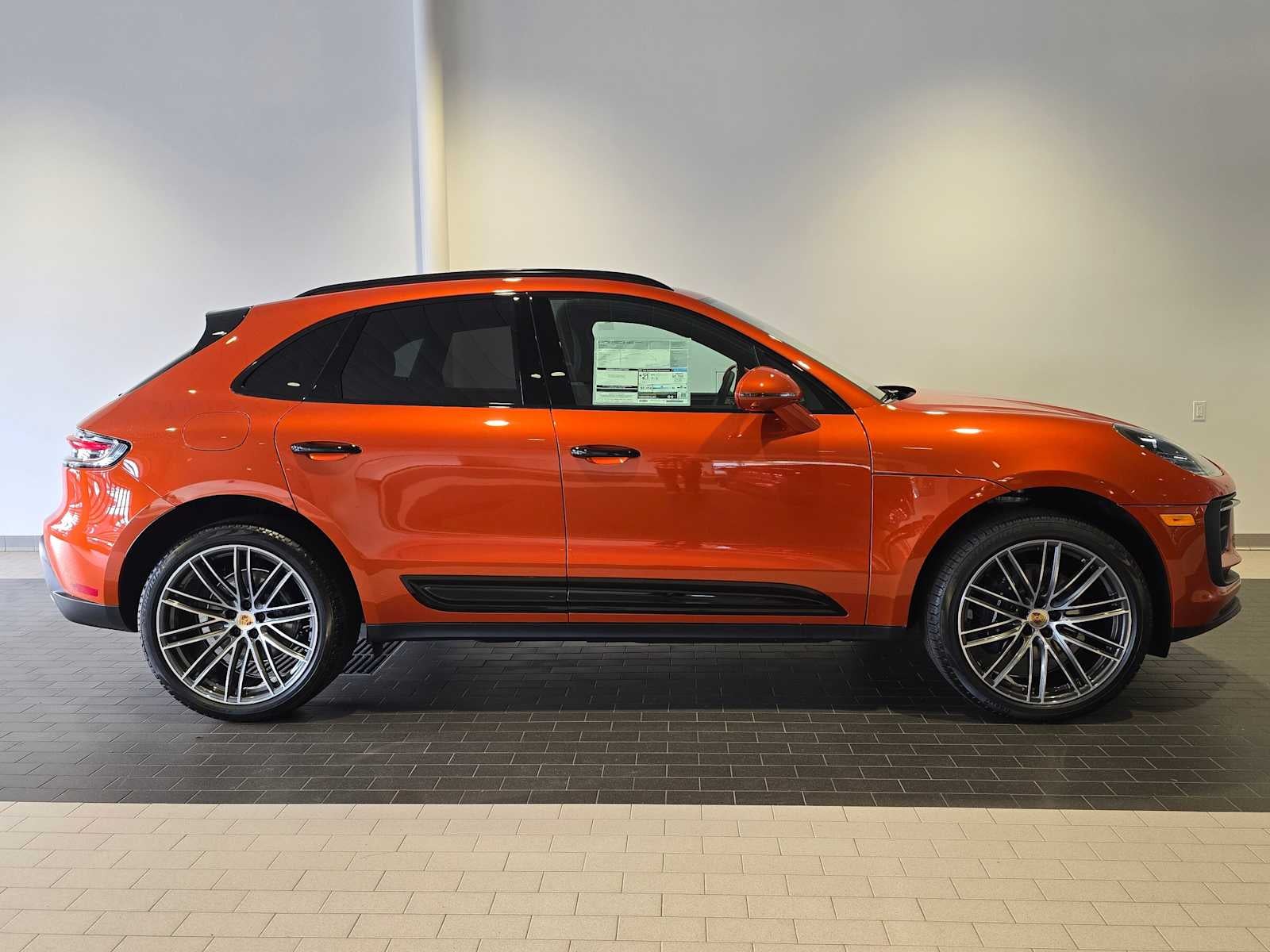 2025 Porsche Macan Base
