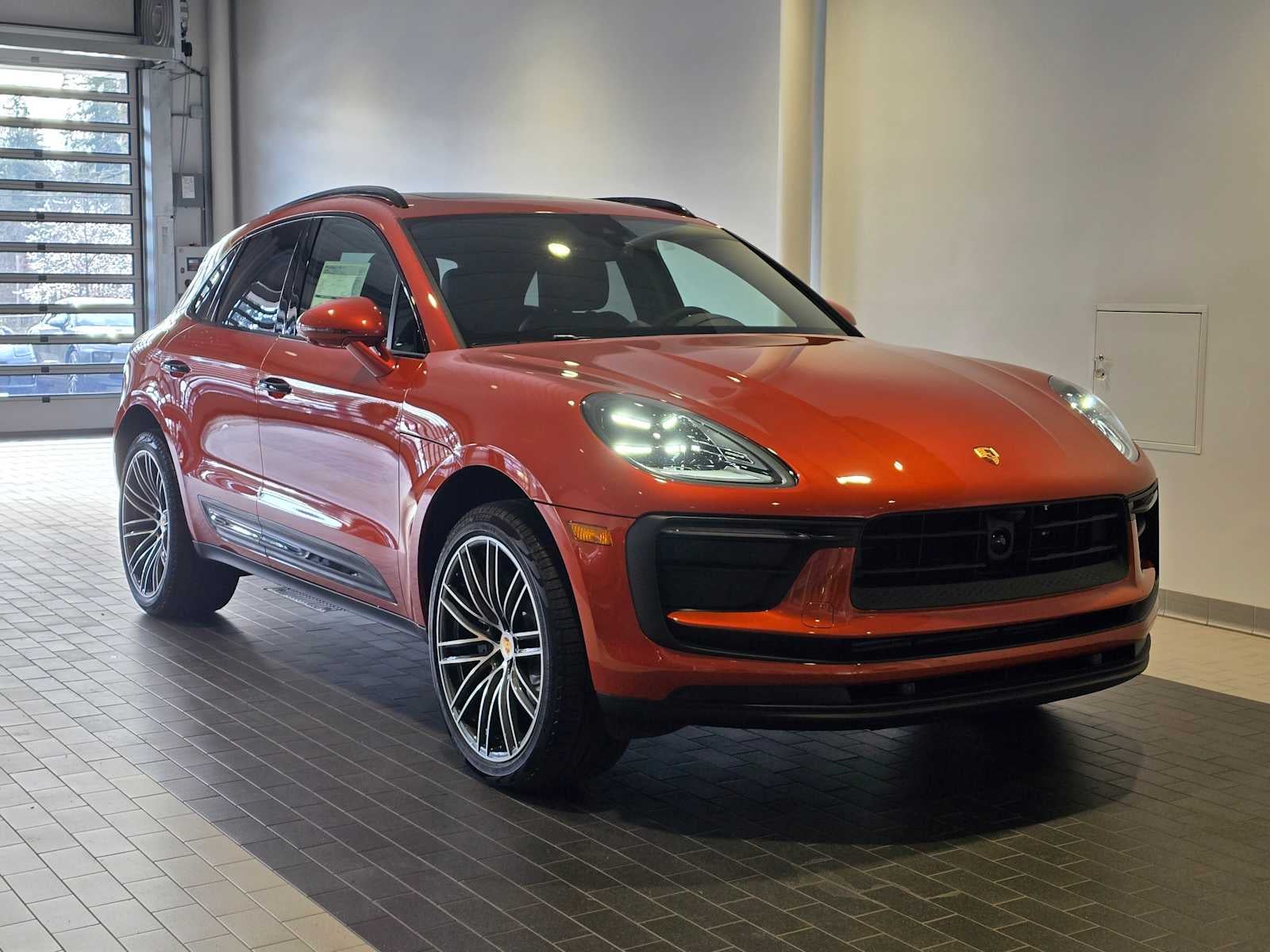 2025 Porsche Macan Base