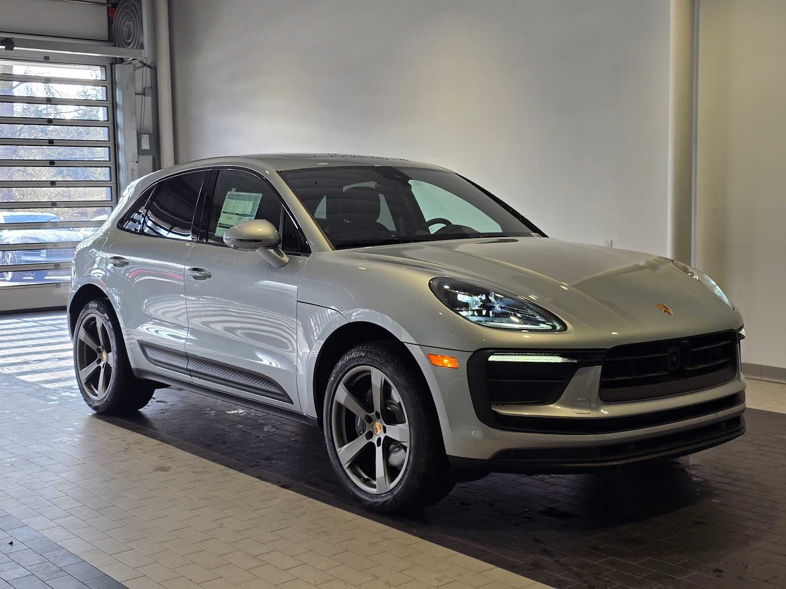 2026 Porsche Macan Base