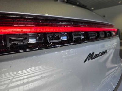 2026 Porsche Macan Base