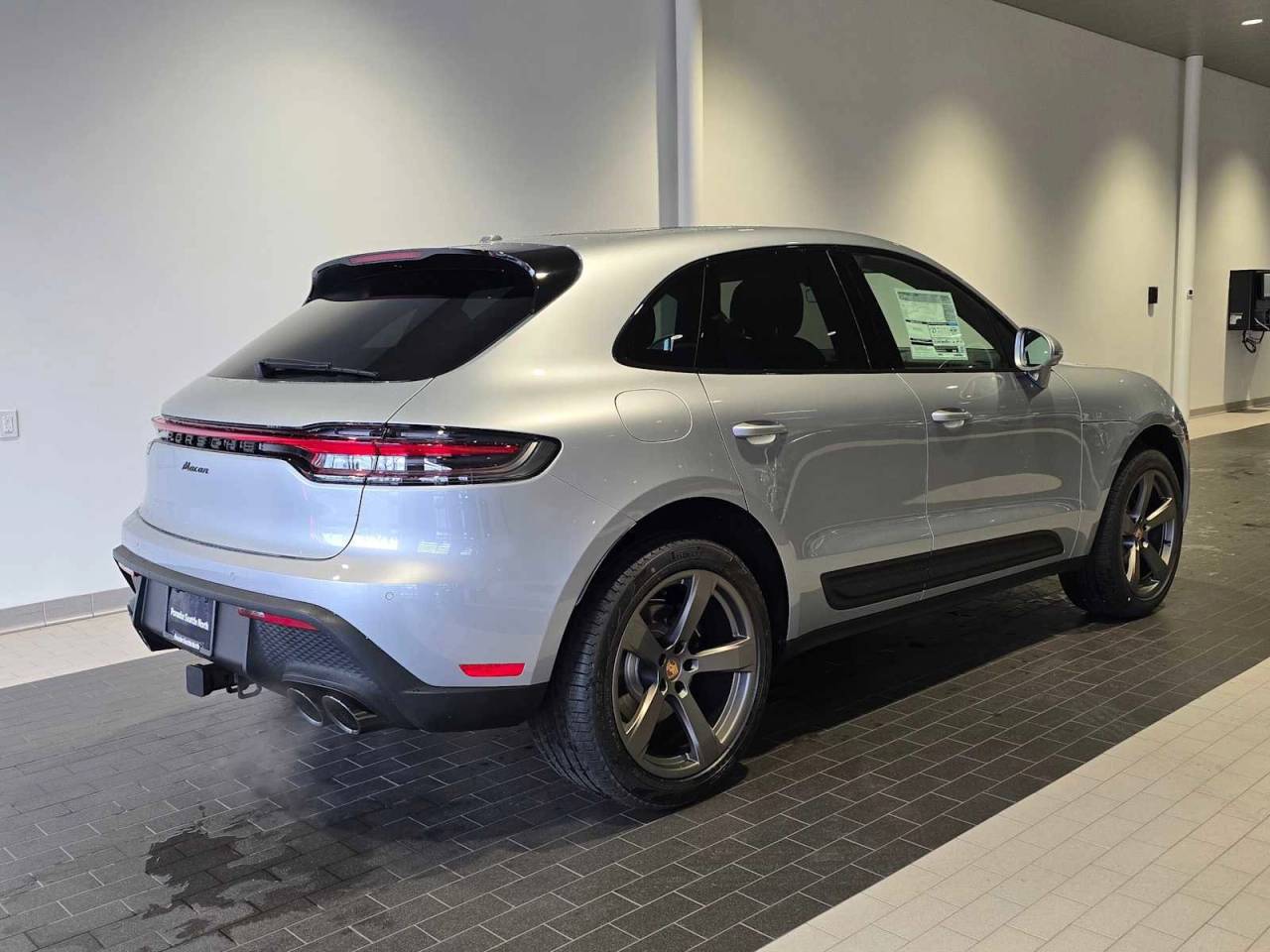 2026 Porsche Macan Base