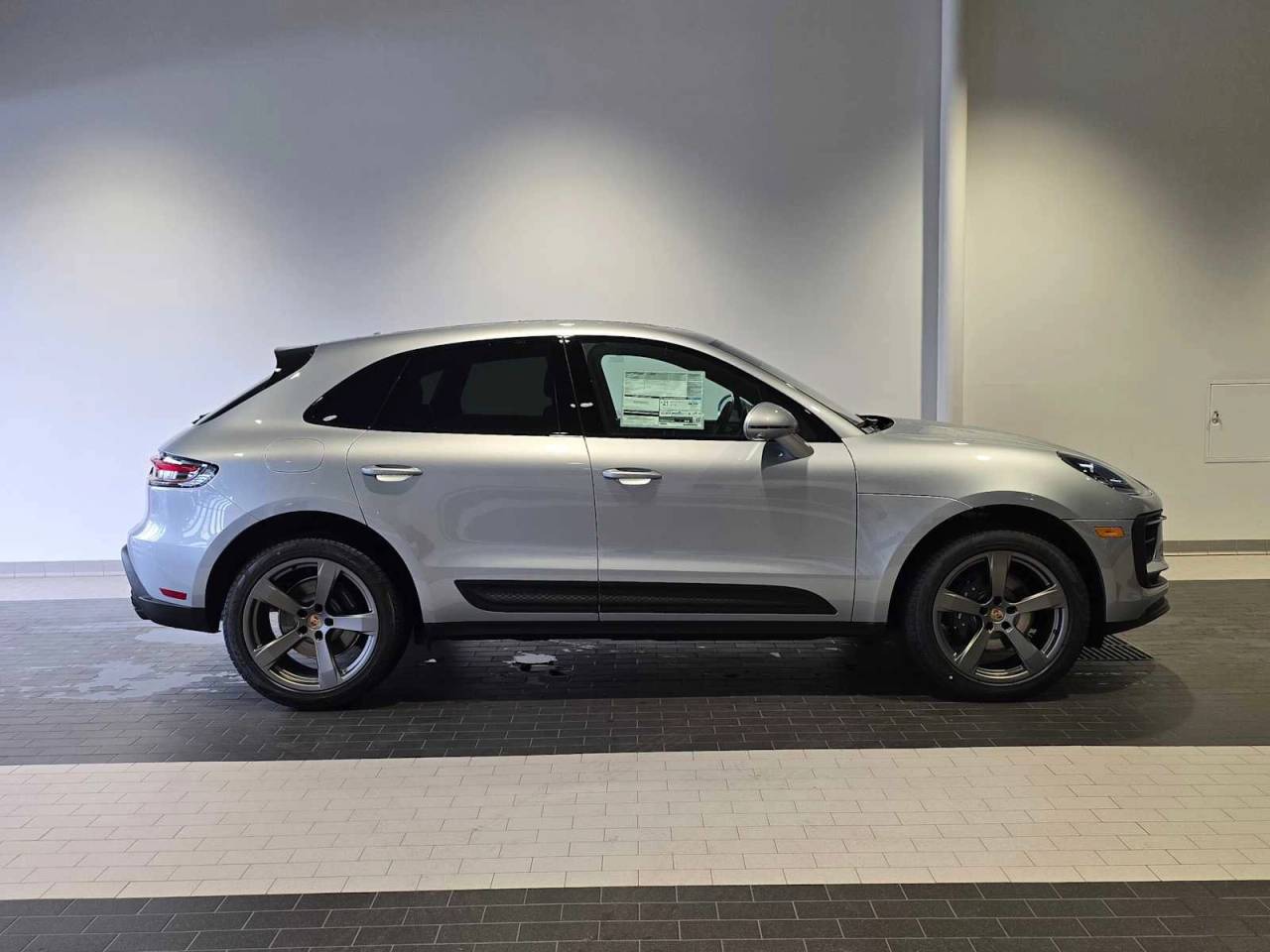 2026 Porsche Macan Base