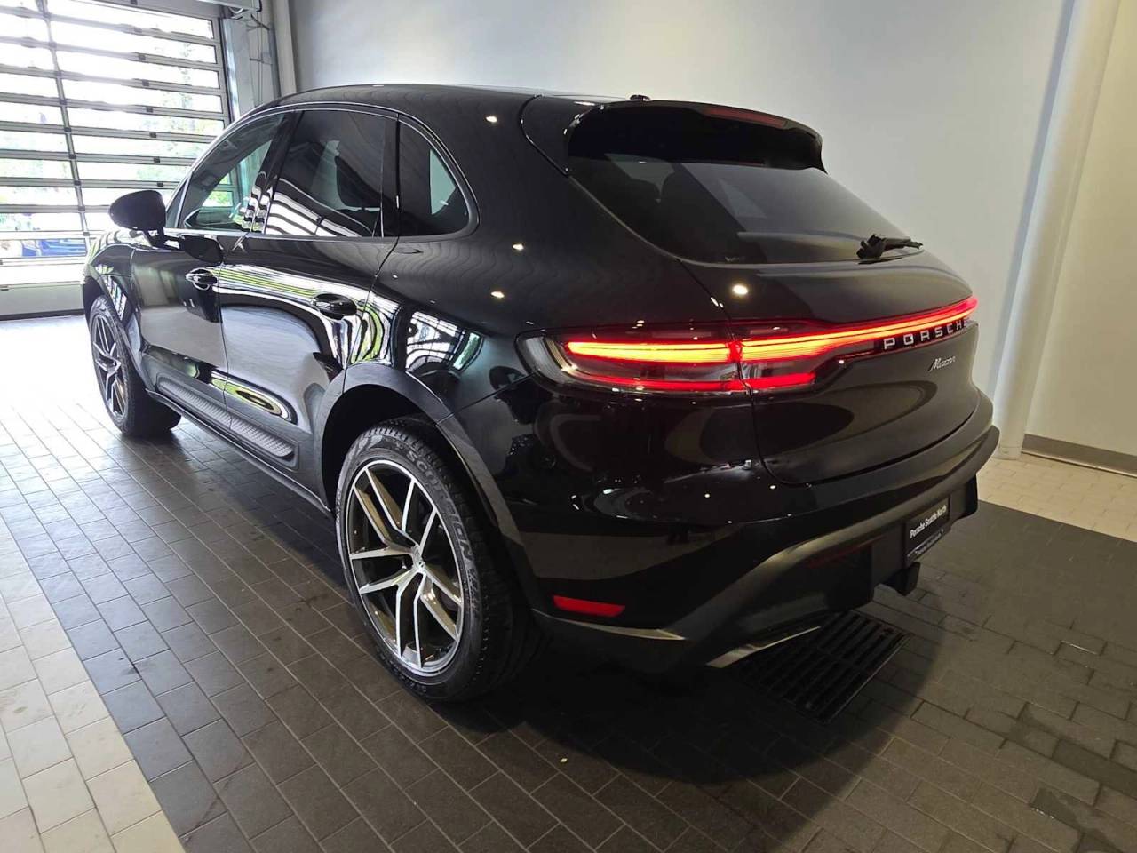 2026 Porsche Macan Base