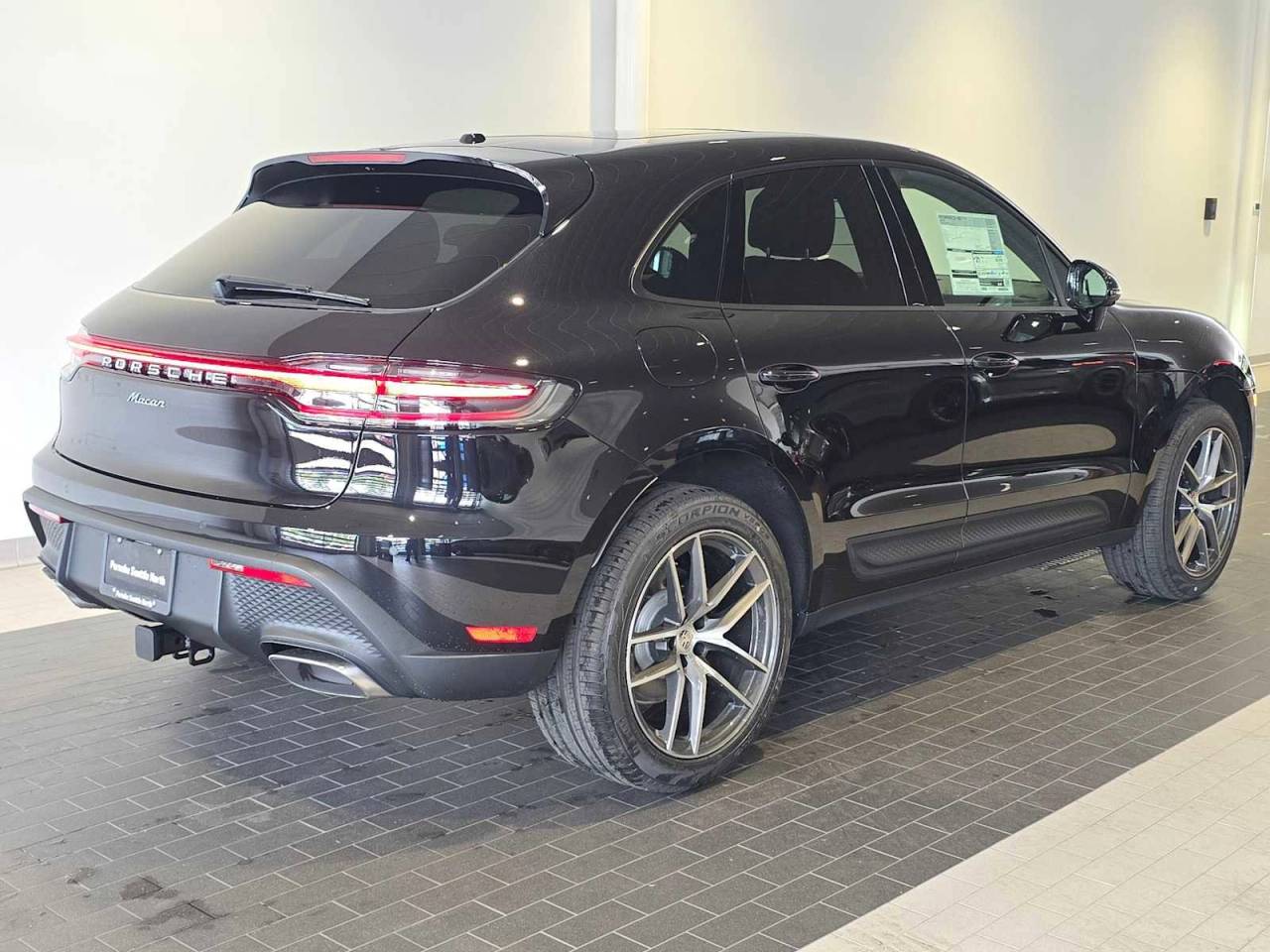 2026 Porsche Macan Base