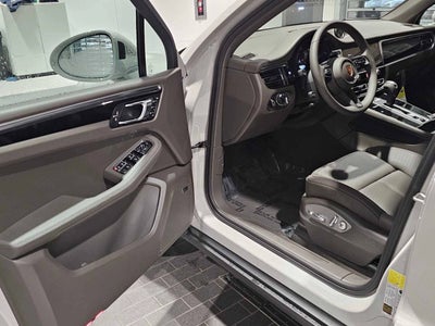 2026 Porsche Macan Macan