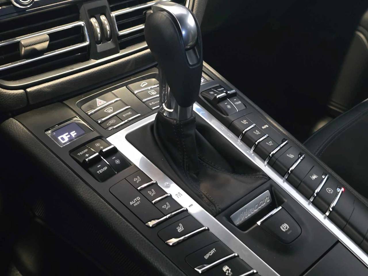 2021 Porsche Macan Macan