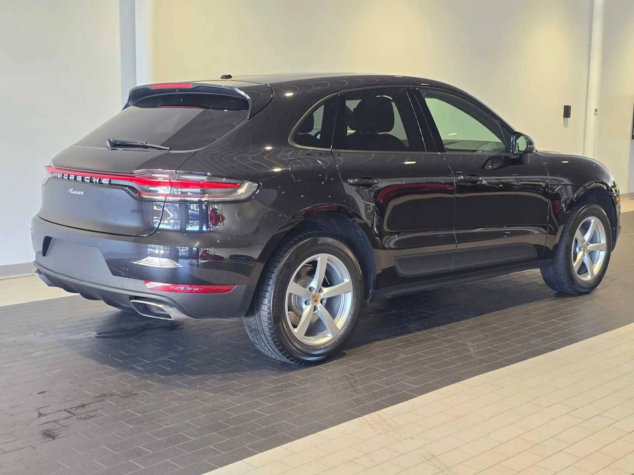 2021 Porsche Macan Macan