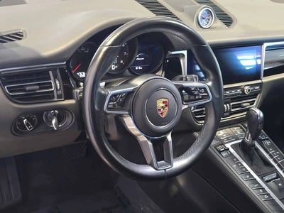 2021 Porsche Macan Macan