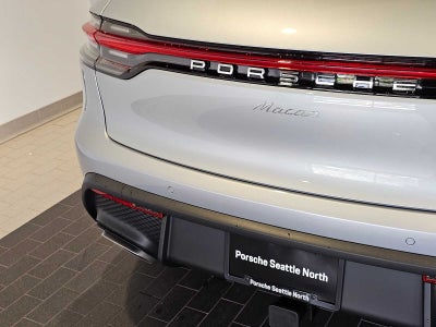 2025 Porsche Macan Base