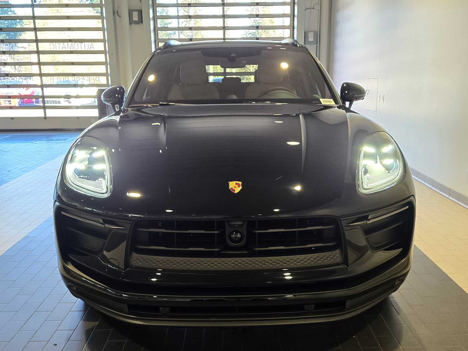 2026 Porsche Macan Base