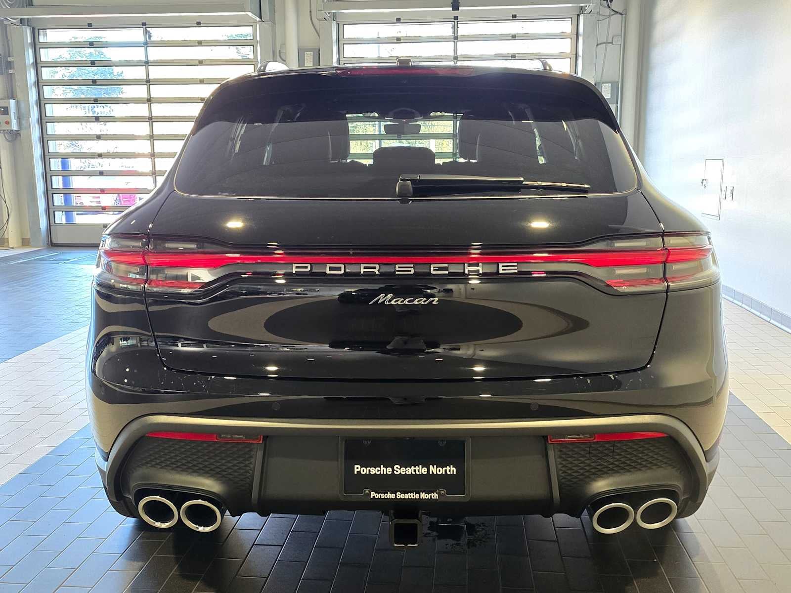 2026 Porsche Macan Base