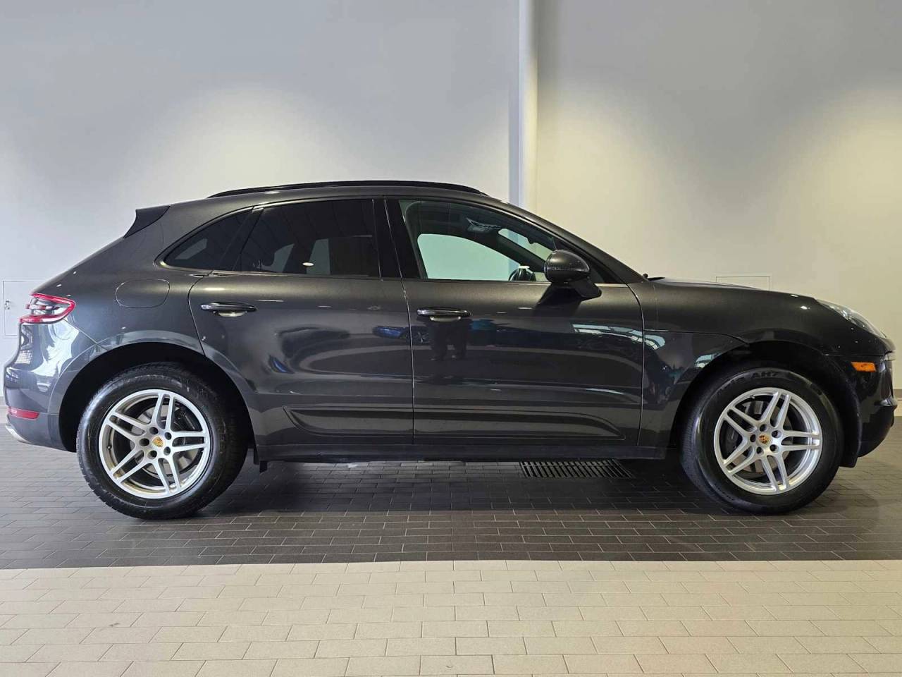 2018 Porsche Macan Base