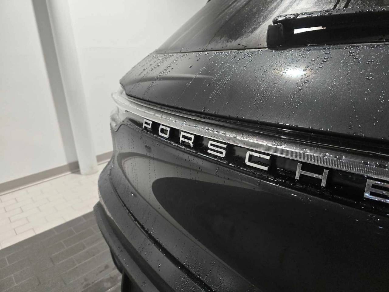 2026 Porsche Macan Base