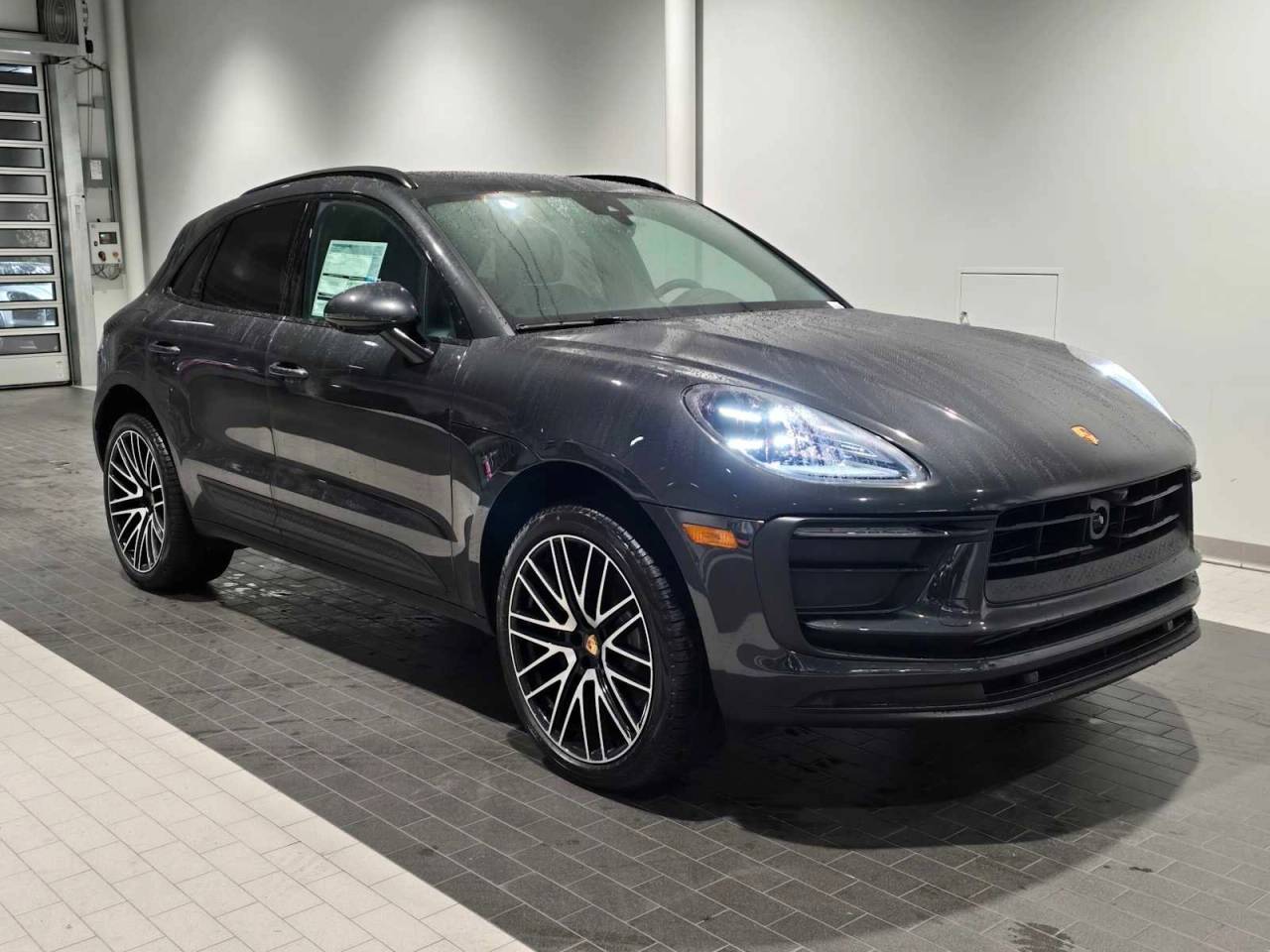 2026 Porsche Macan Base