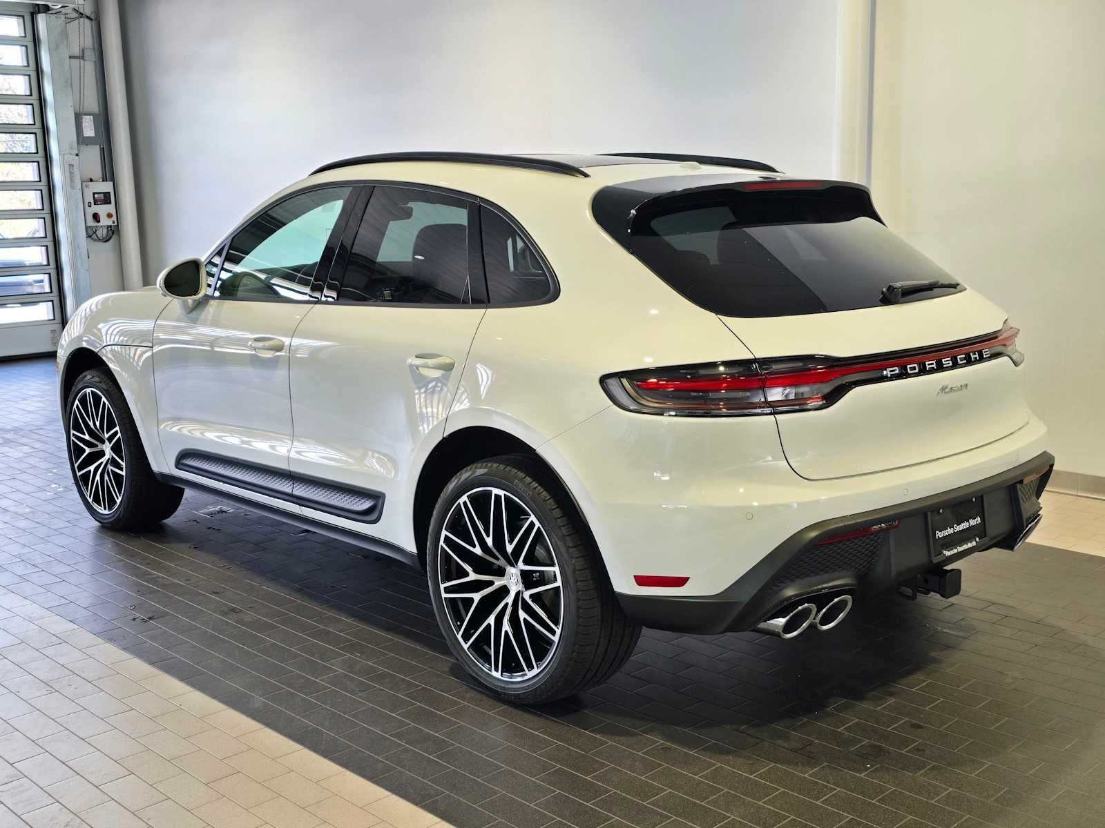 2026 Porsche Macan Base