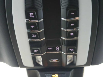 2020 Porsche Macan Macan