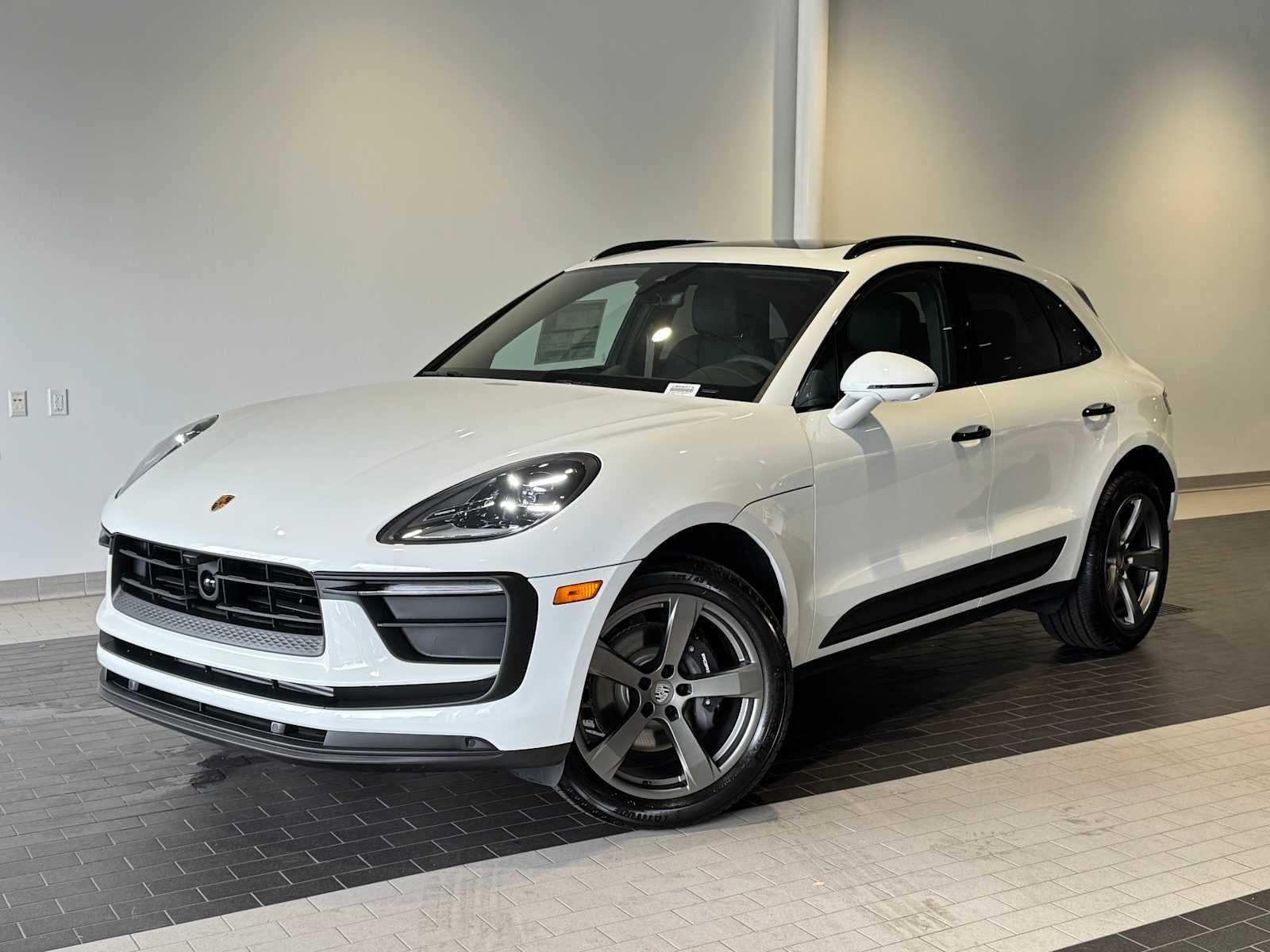 2026 Porsche Macan Base