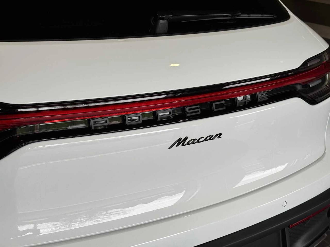 2026 Porsche Macan Base