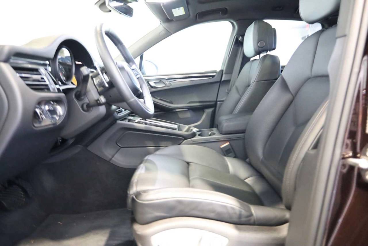 2025 Porsche Macan Macan T