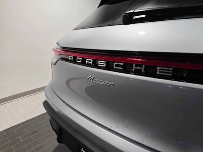 2026 Porsche Macan Base