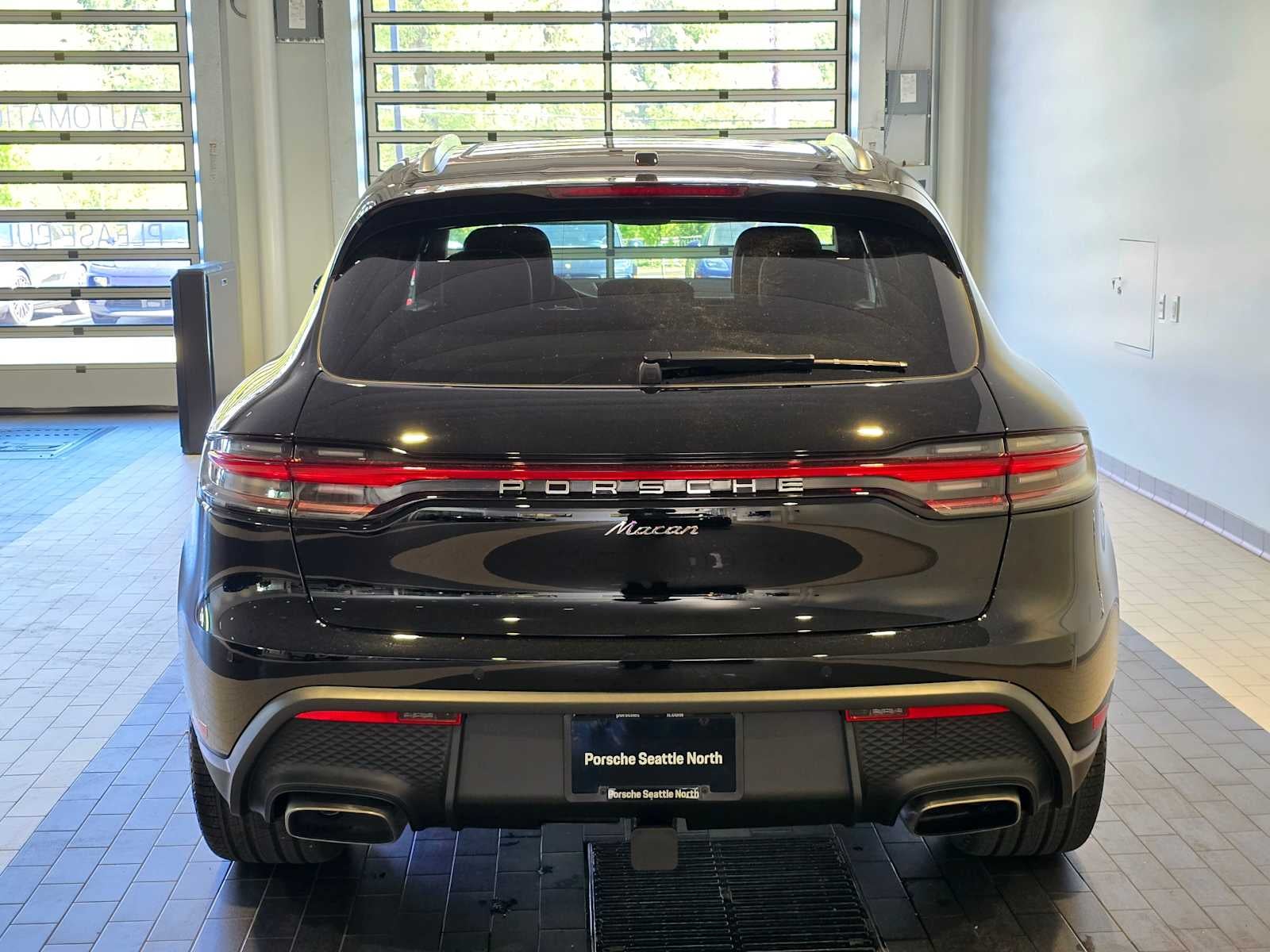 2026 Porsche Macan Base