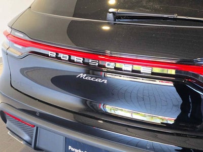 2026 Porsche Macan Base