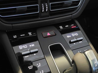 2026 Porsche Macan Base