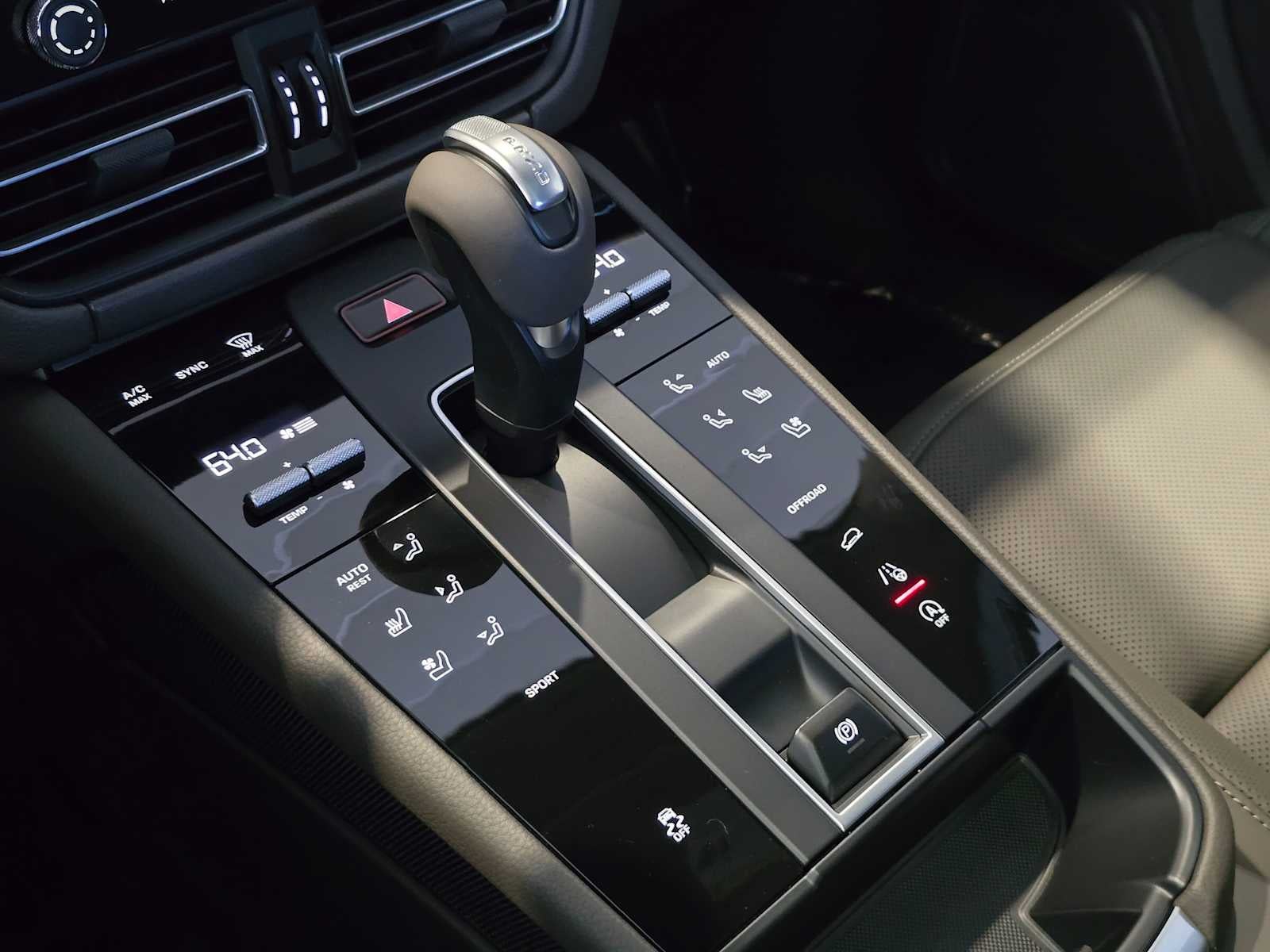 2026 Porsche Macan Base