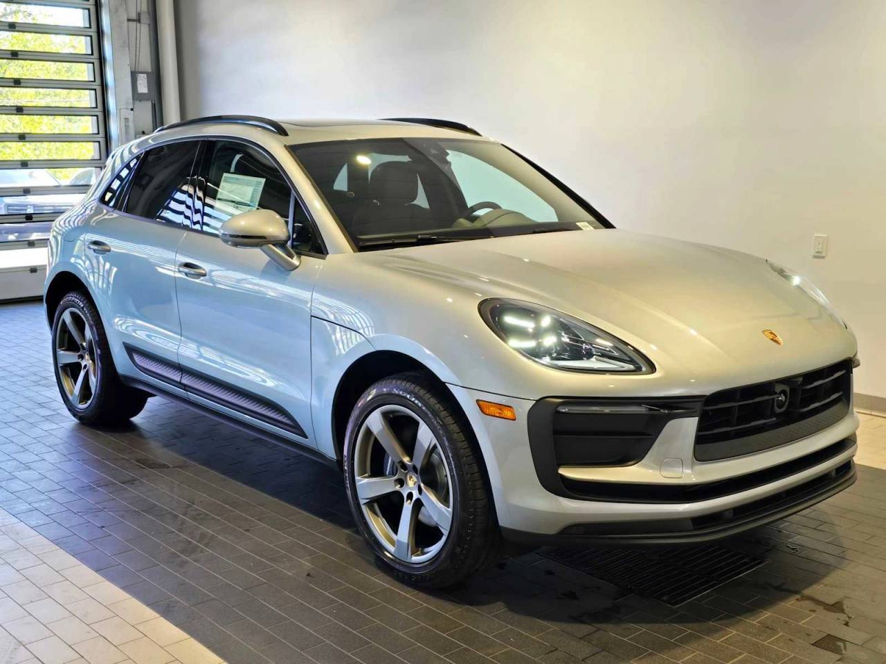 2026 Porsche Macan Base