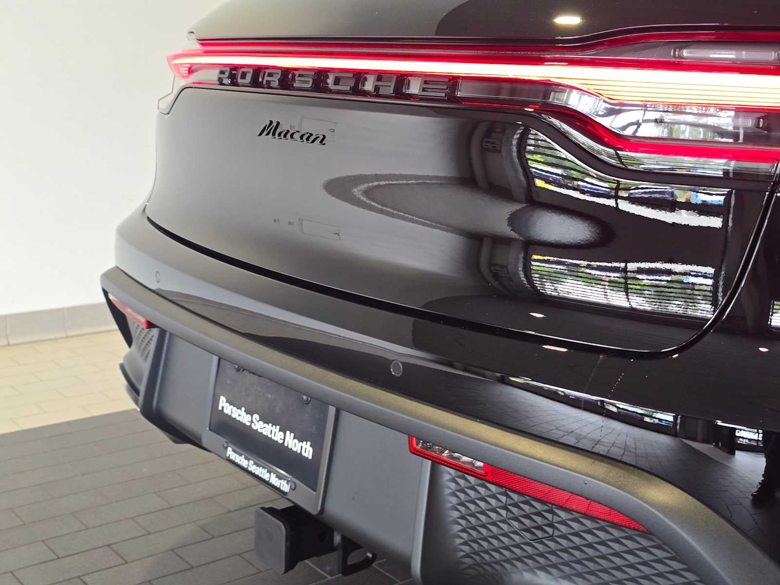 2026 Porsche Macan Macan