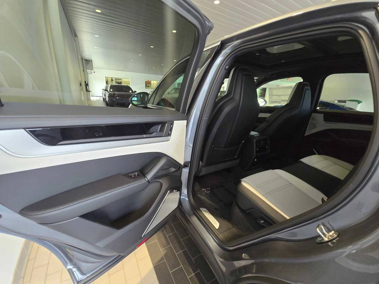 2026 Porsche Cayenne Base