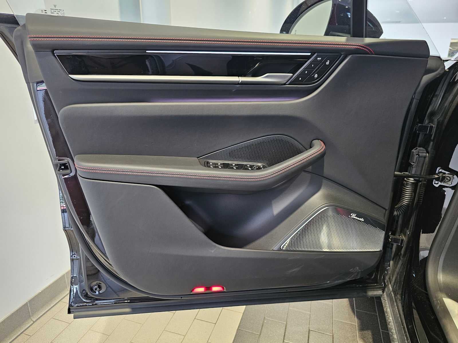 2024 Porsche Macan Electric 4