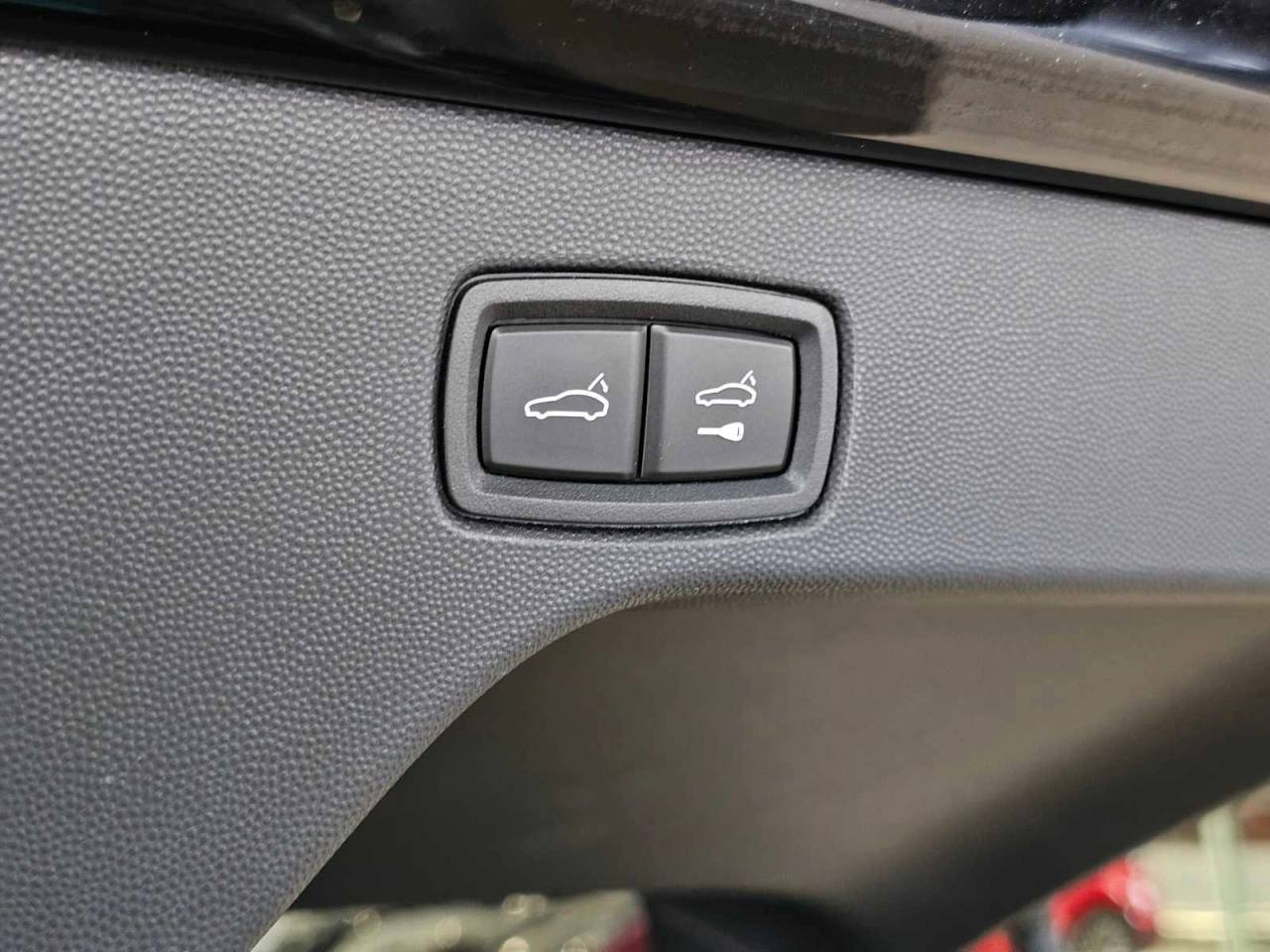 2024 Porsche Macan Electric 4