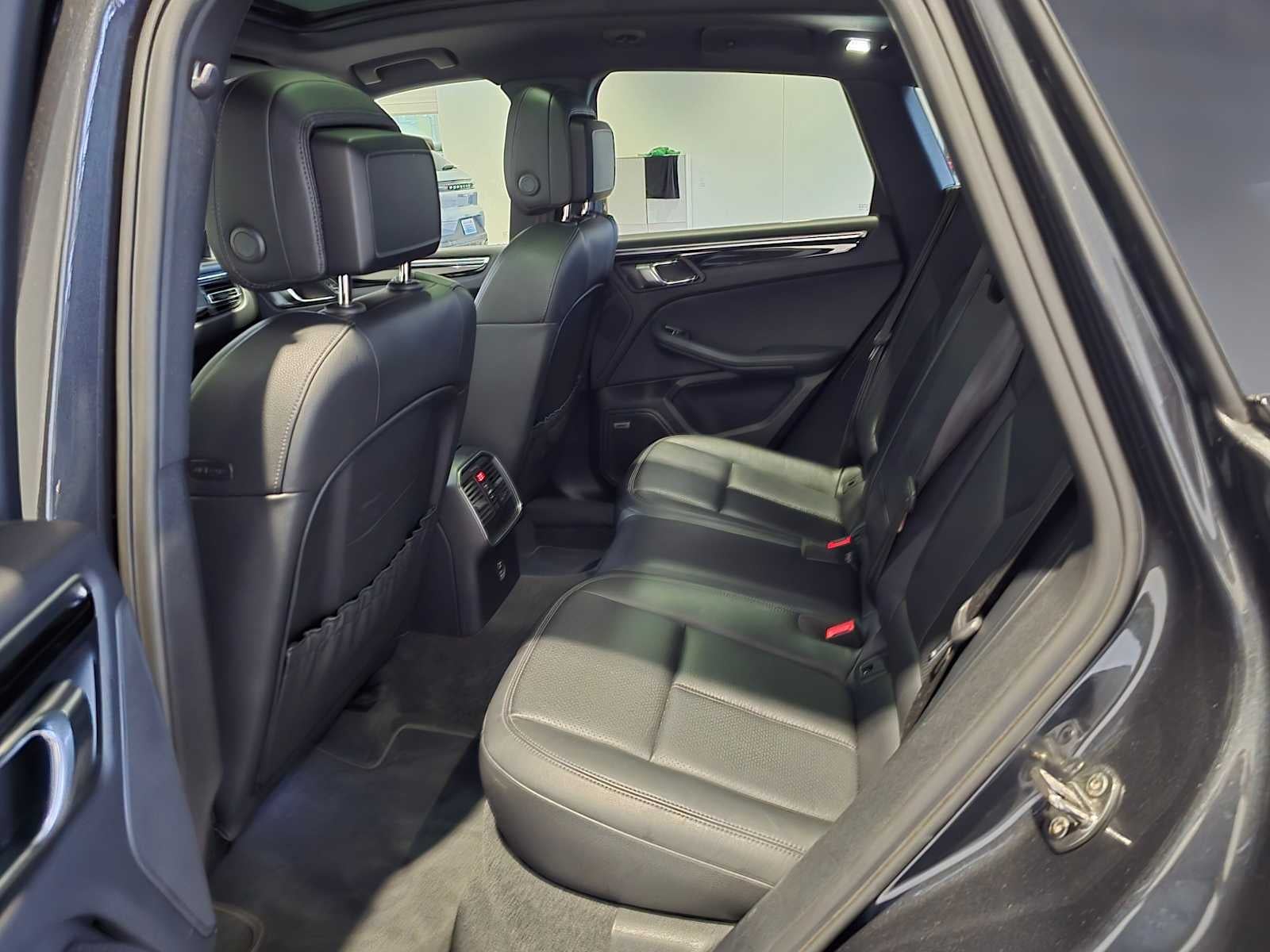 2021 Porsche Macan S