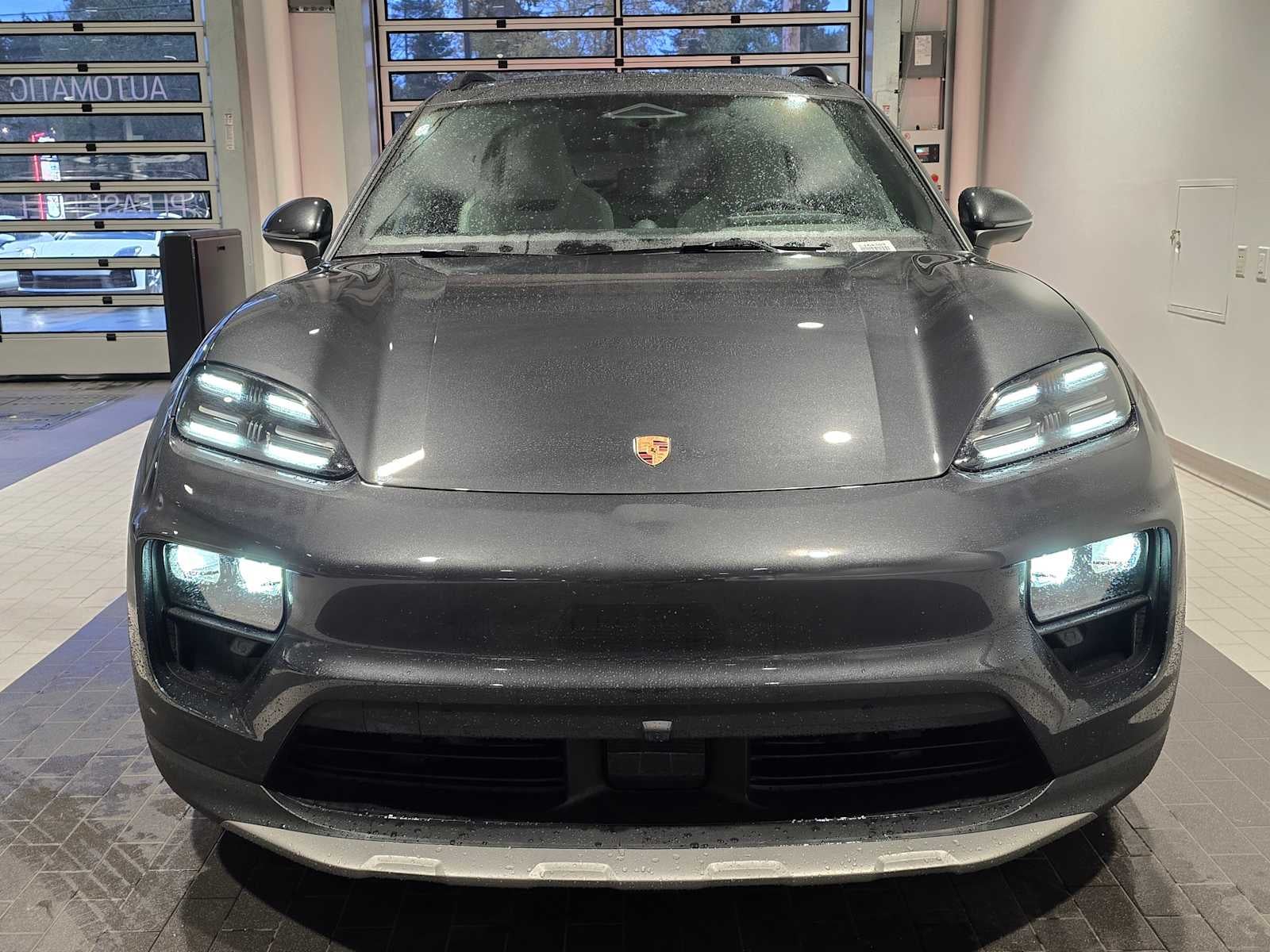 2025 Porsche Macan Electric 4S