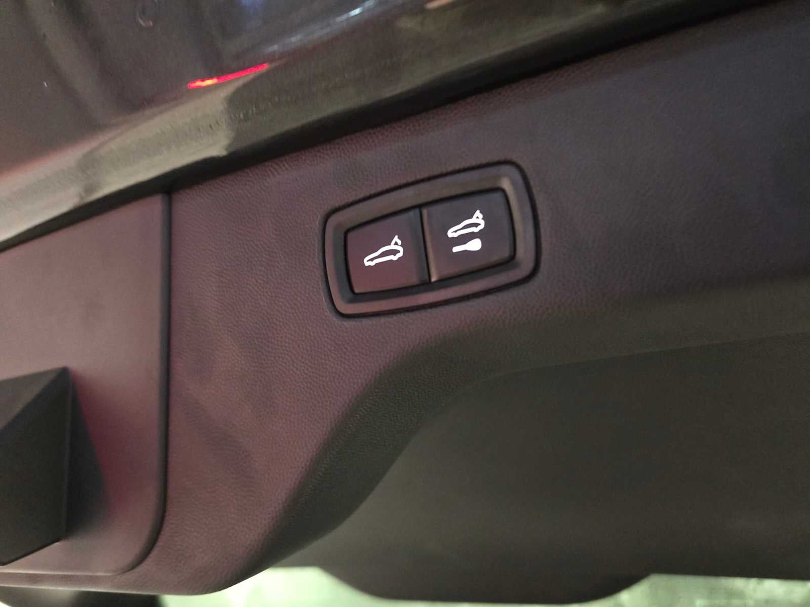 2025 Porsche Macan Electric 4S