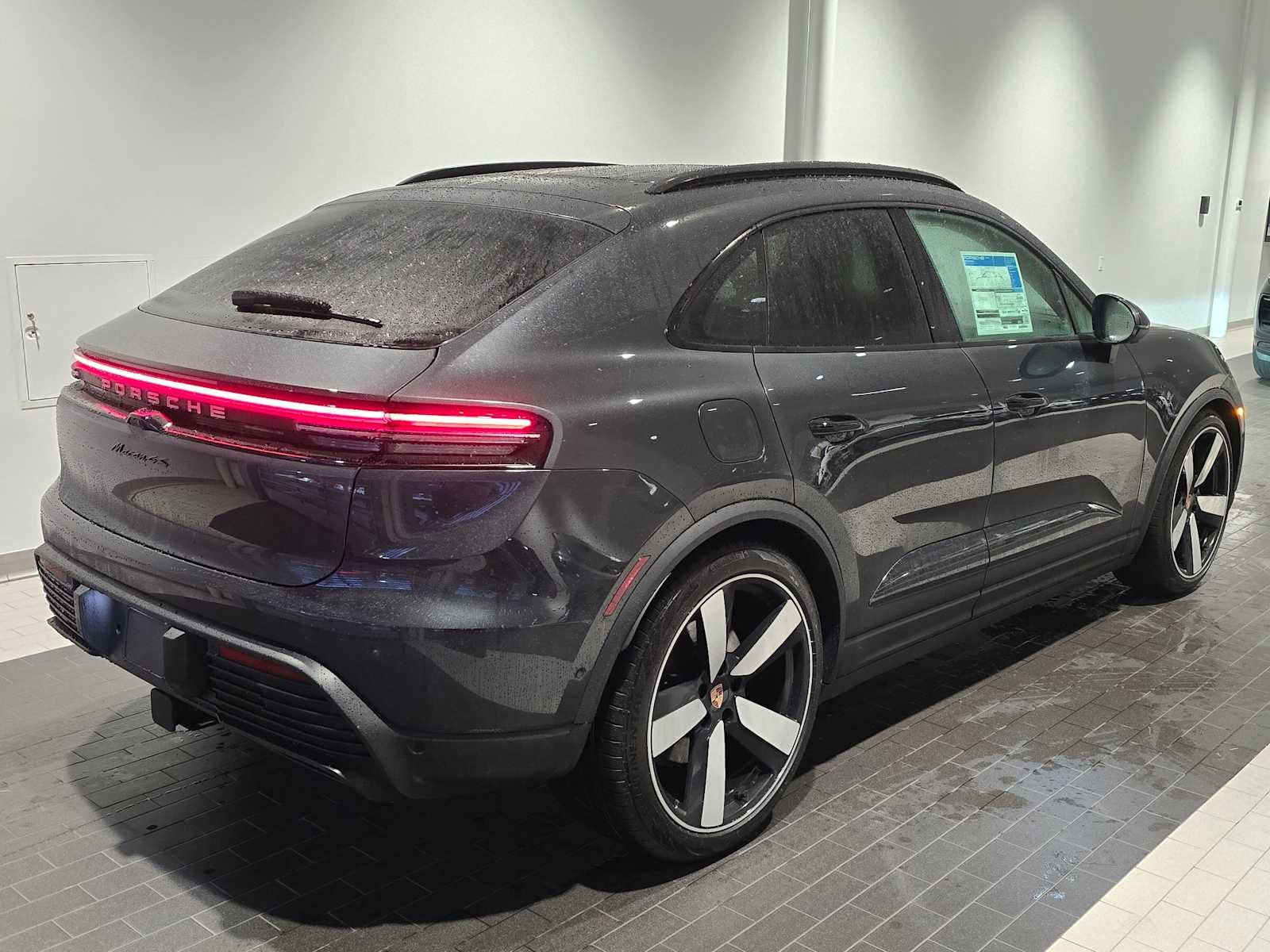 2025 Porsche Macan Electric 4S