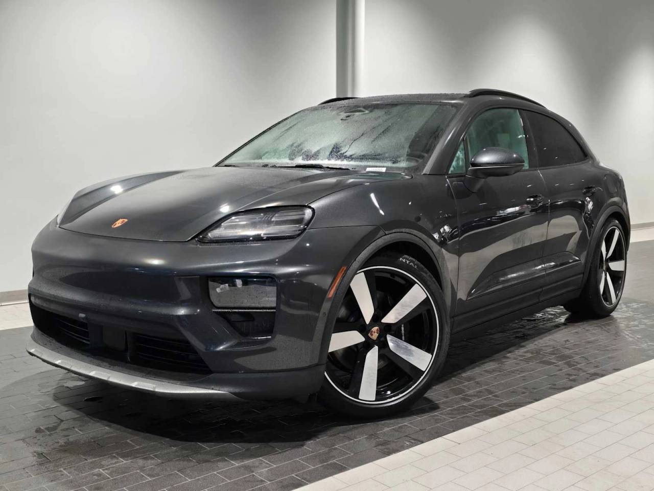 2025 Porsche Macan Electric 4S