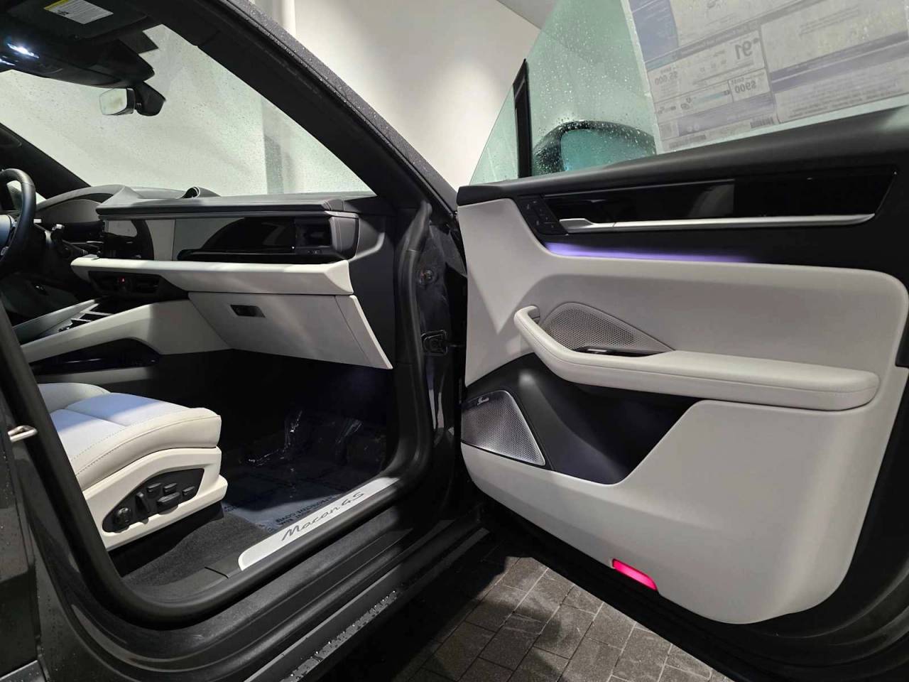 2025 Porsche Macan Electric 4S